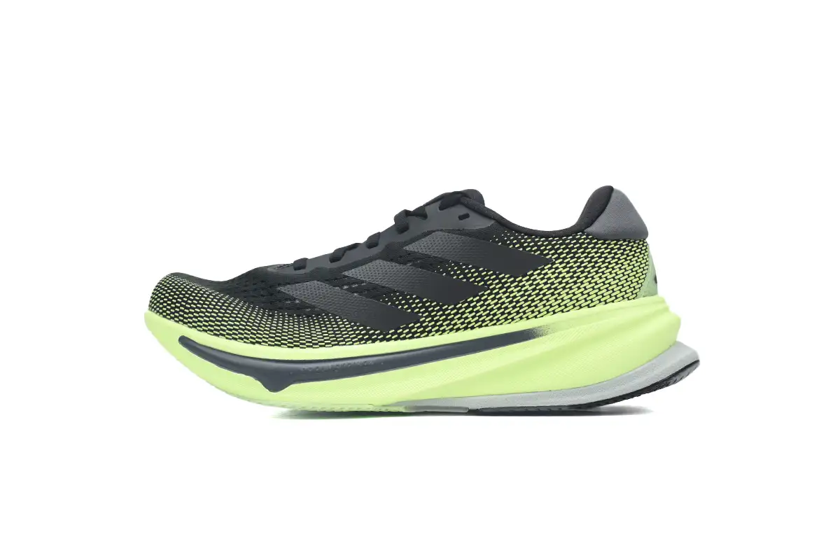跑鞋黑绿