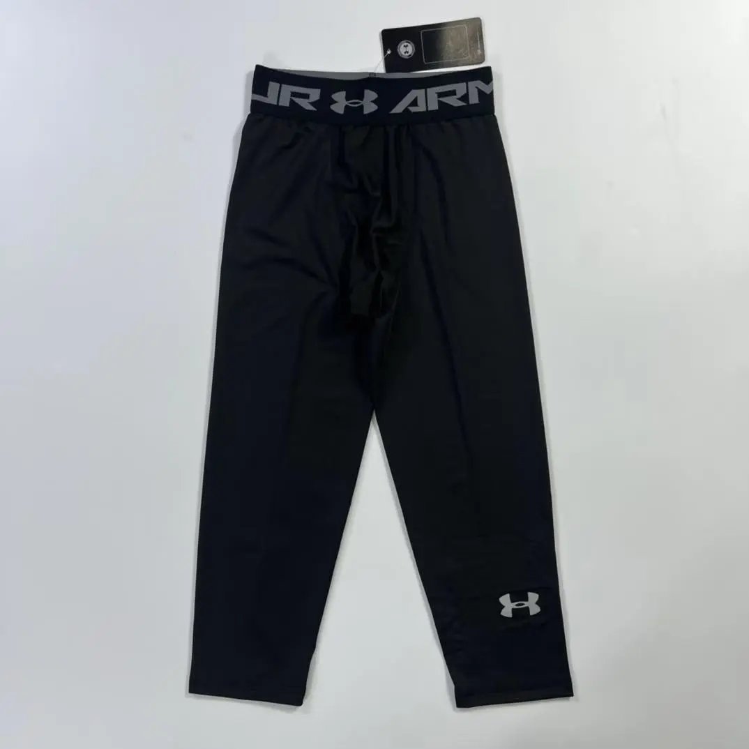 Black cropped tight pants